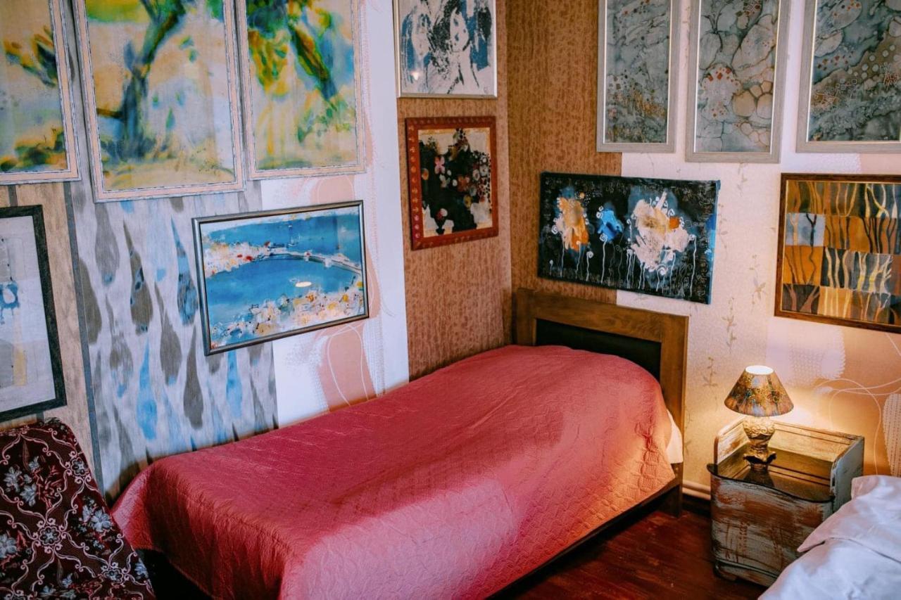 Artist'S House Otel Tetritskaro Dış mekan fotoğraf